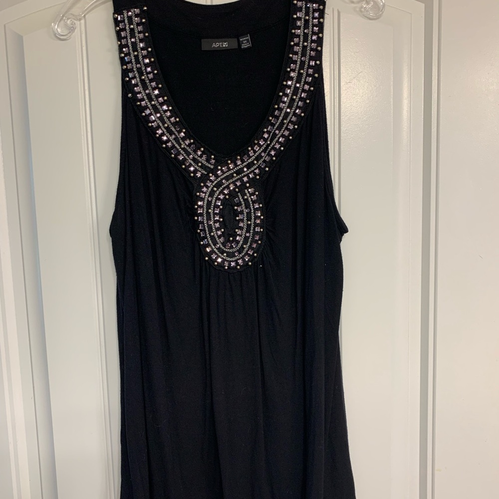 Apt 9. 1x burgundy colored sleeveless top with beaded detail around neck.